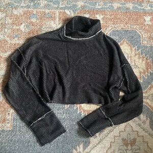 Urban Outfitter Gray Exposed Theme Knit Crop Cowl Neck Top small